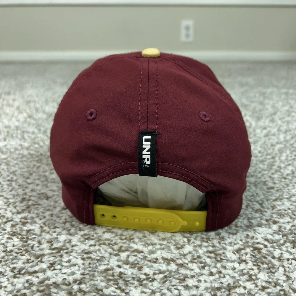 Minnesota Gophers Hat Cap Snap Back Mens One Size UNRL Row The Boat OSFA Mid Pro
